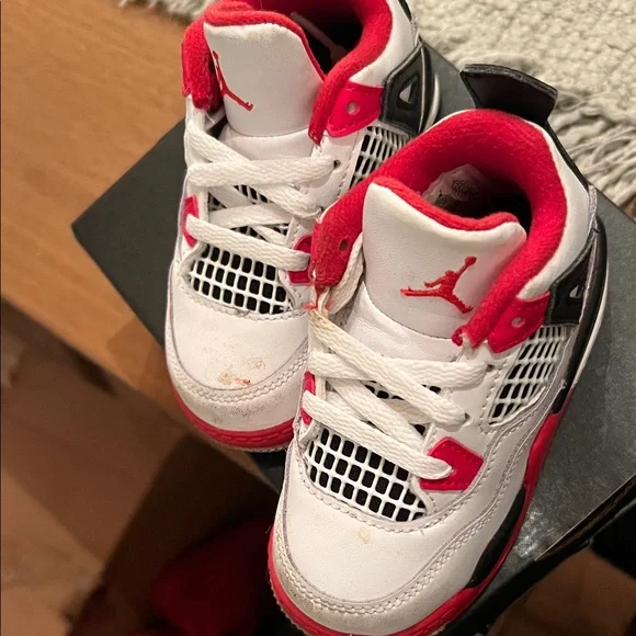 Nike Air Retro Jordan 4 Toddler Shoes in White, Red, and Black - Picture 2 of 4